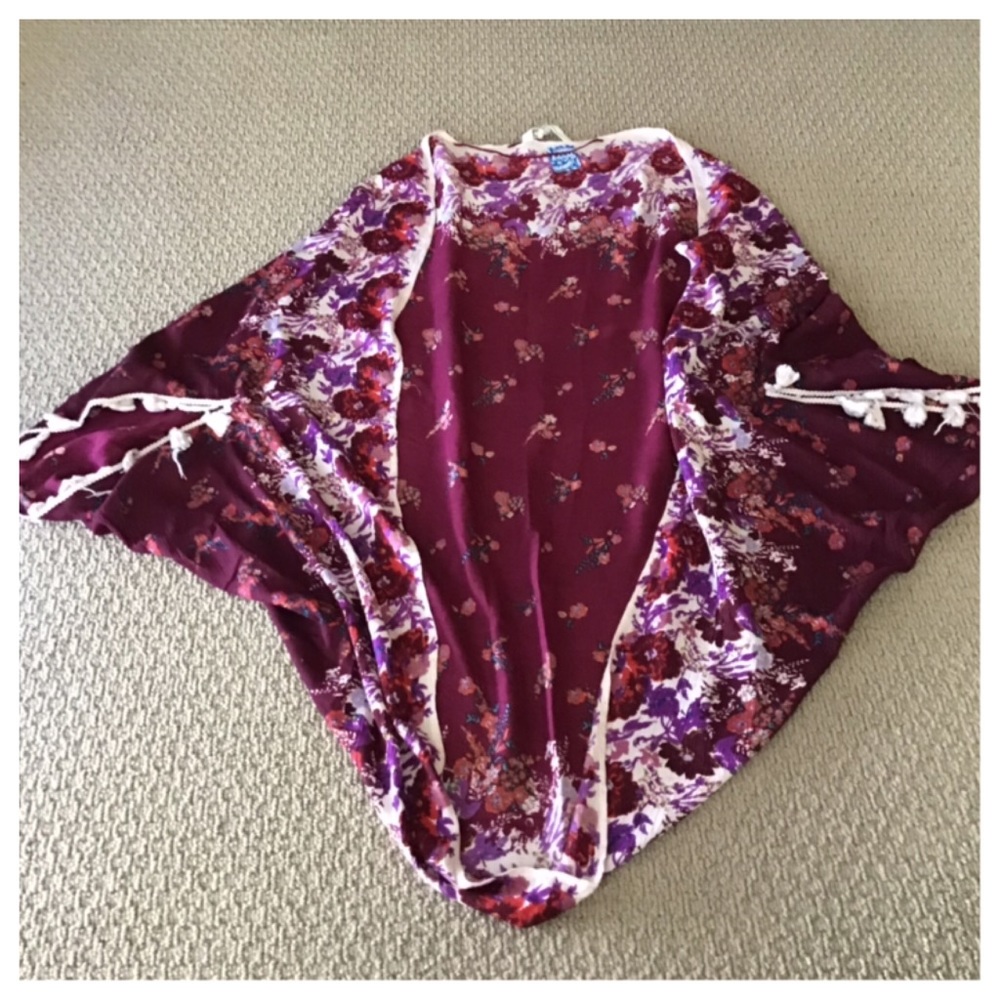 Free People Bali Wrapped In Blooms Shawl. NWT. - Picture 6 of 8